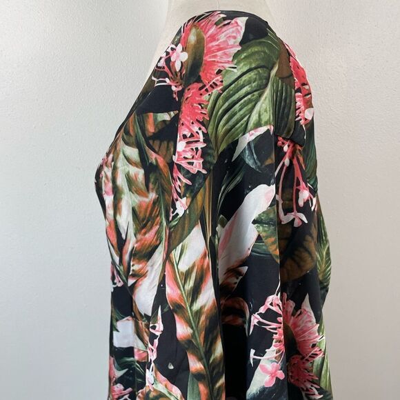 NWT Guess Floral V-Neck Top Size M - Picture 4 of 8